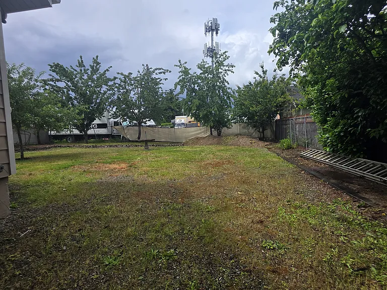 8135 SE Ogden St — Photo 14