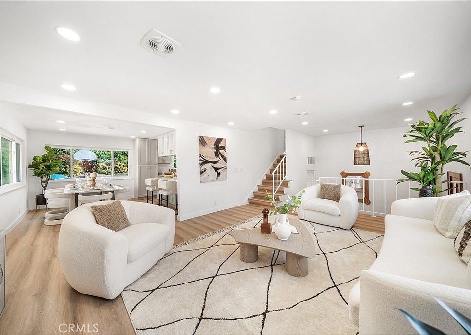 1st image of 154 Ladera St