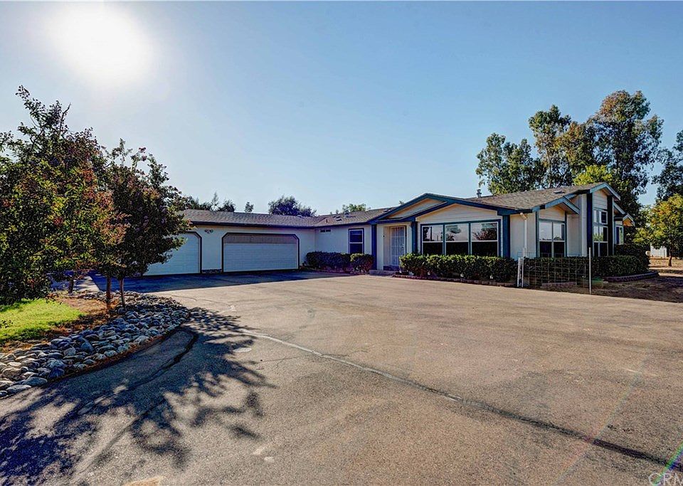 1st image of 22925 Thomes Ave
