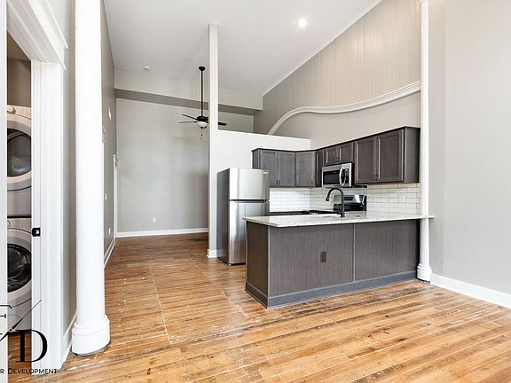 4th image of 102 E 4th St #6235690BF