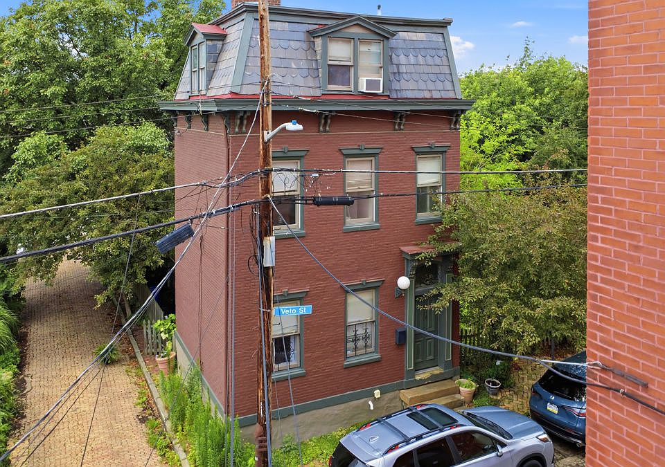 1st image of 1301 Veto St