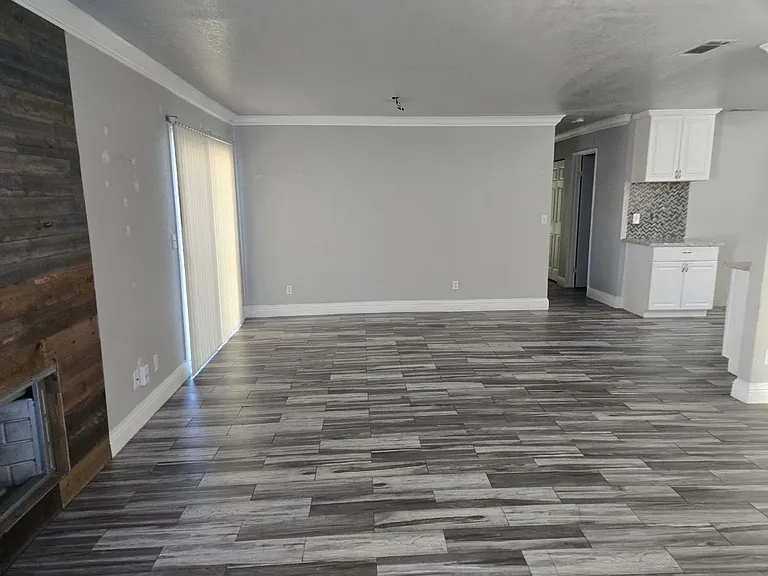 7305 Village Green Dr — Photo 4
