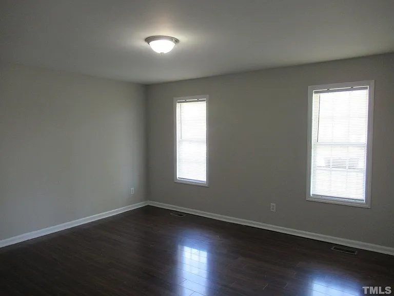 324 Springside Dr — Photo 8