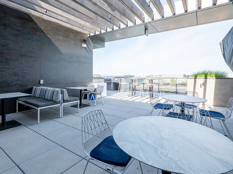 Expansive rooftop