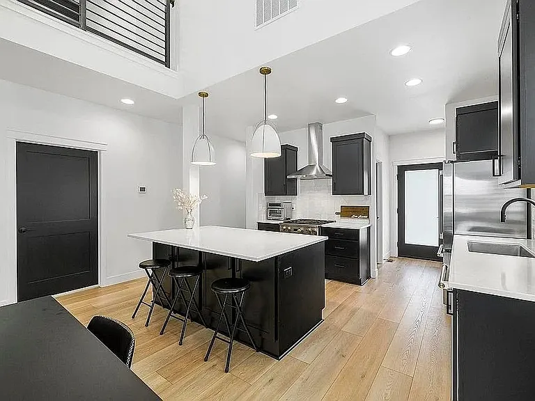 3386 Blaze Loop — Photo 3