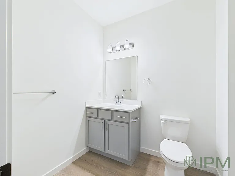 98 Penn Place — Photo 54