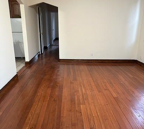 3rd image of 2313 Wickham Ave Floor 1