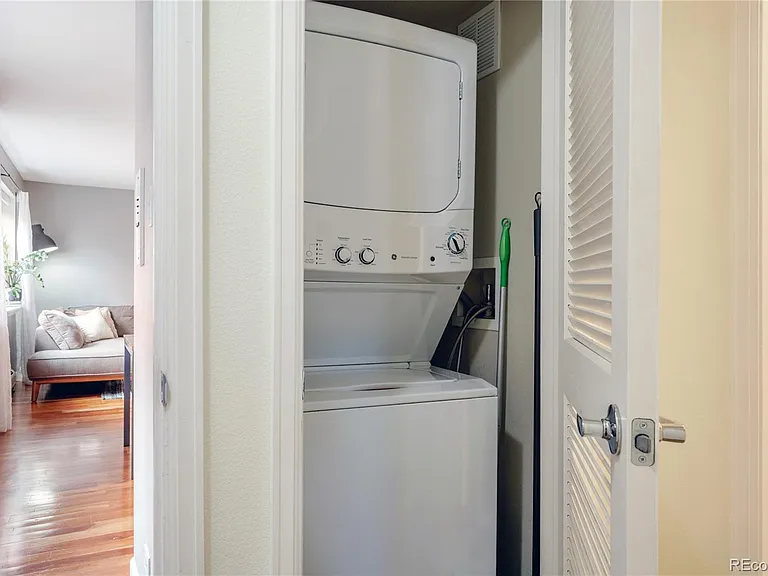 1332 N Williams St #202 — Photo 11