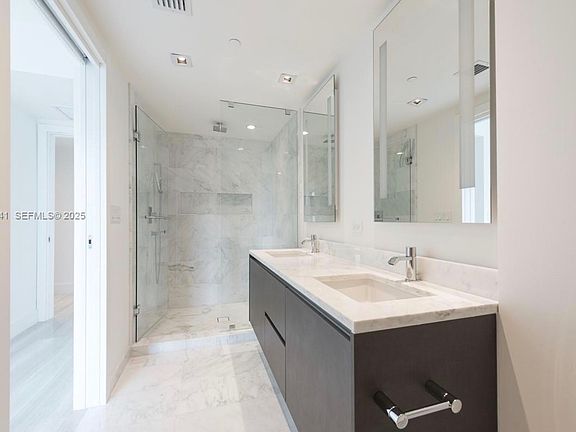 5th image of 1451 Brickell Ave #1