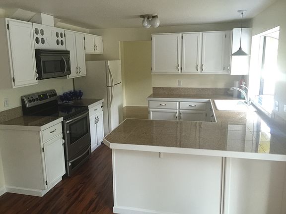 4th image of 6433 182nd St SW