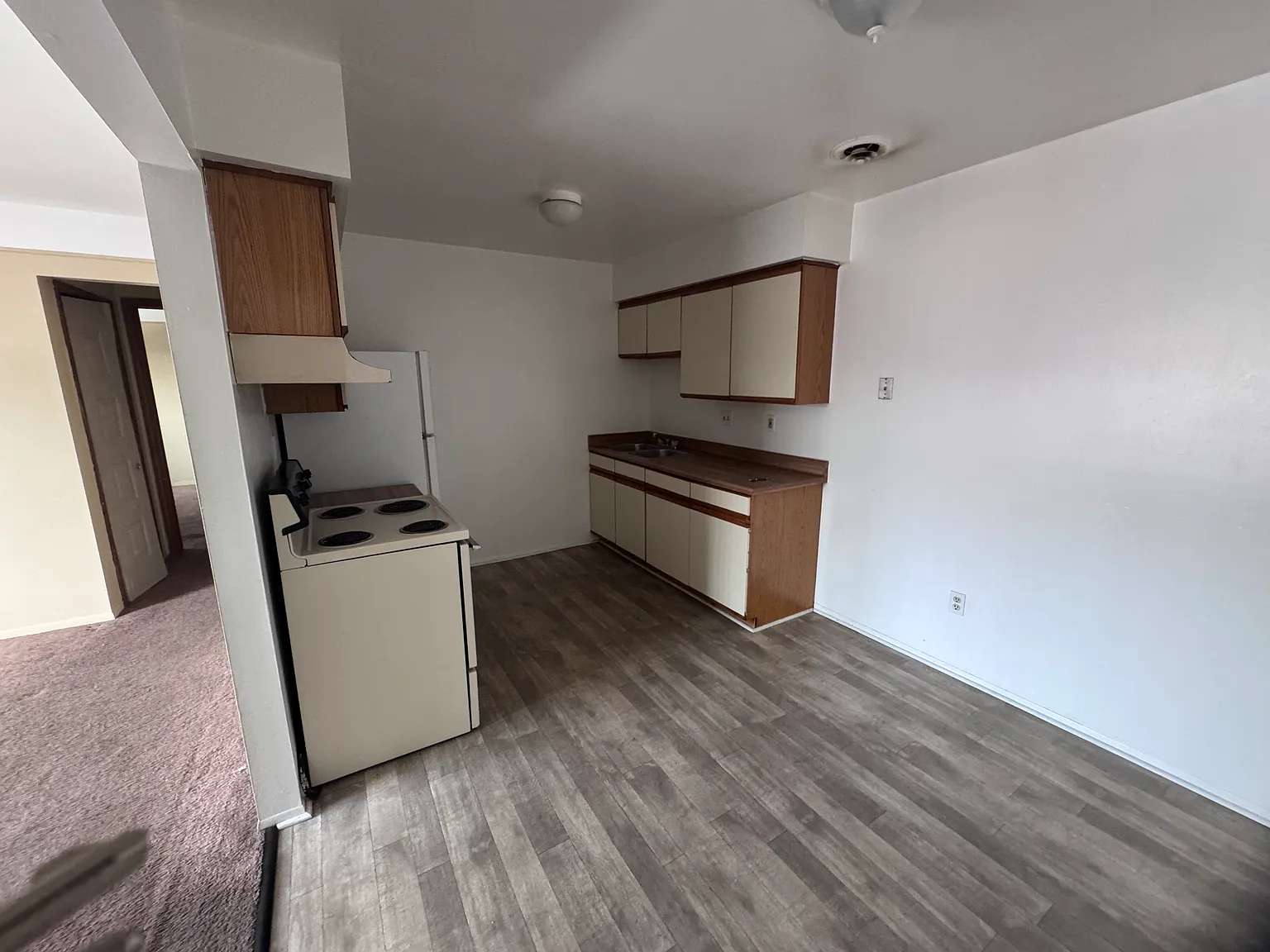 1 bed, 700 sqft, $1,075 — Photo 2