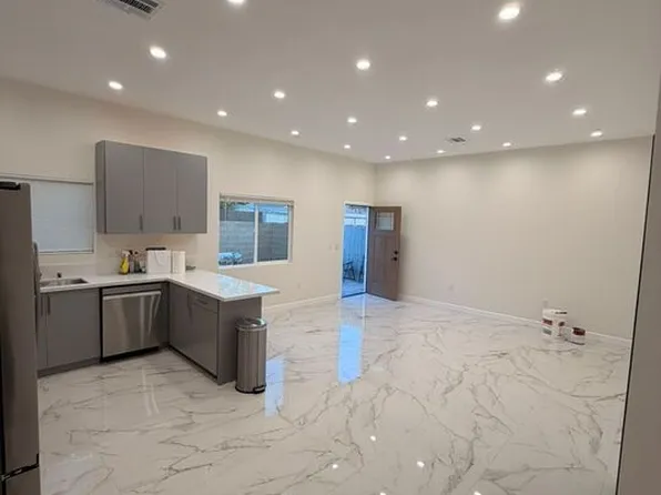 5822 Denny Ave, North Hollywood, CA 91601