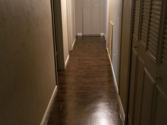 4th image of 905 Harvest Glen Dr