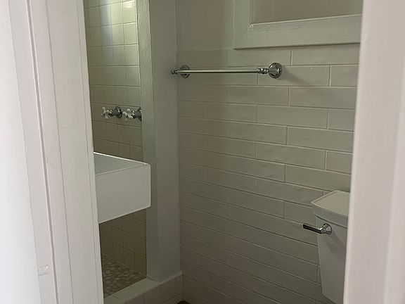 2nd image of 2626 Palm Dr #B