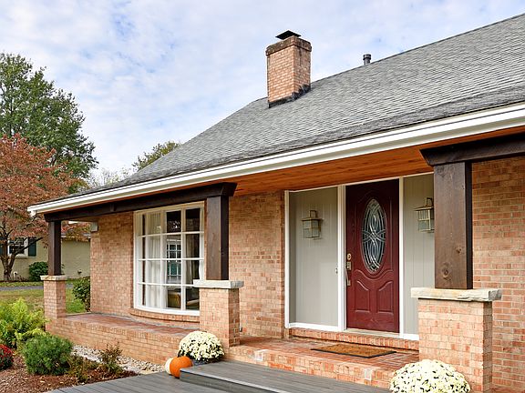 4th image of 3481 Lannette Ln