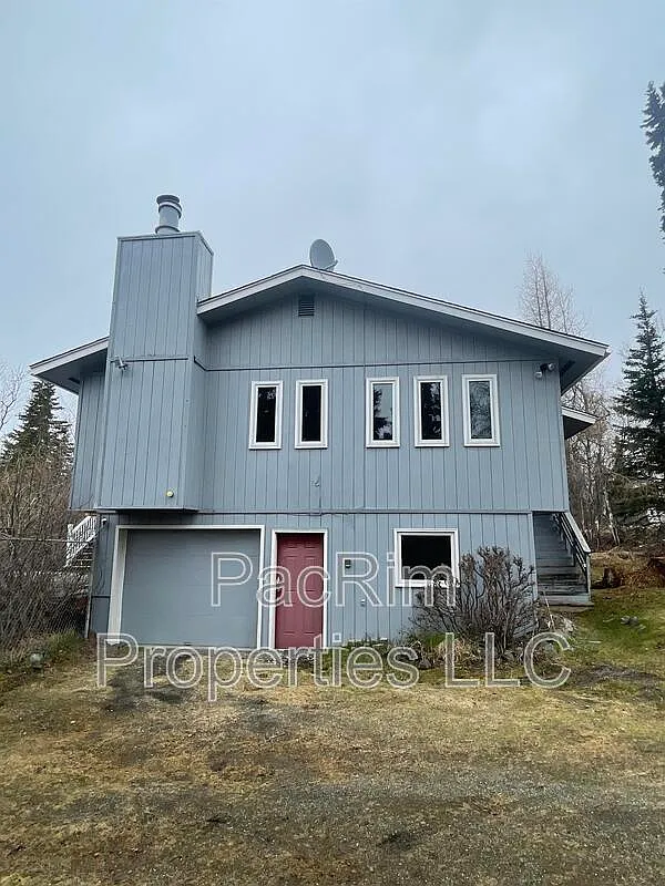 4 bed, 3.0 bath, 2050 sqft, $3,300 — Photo 3