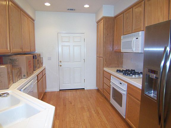 3rd image of 6386 Sussex Ct