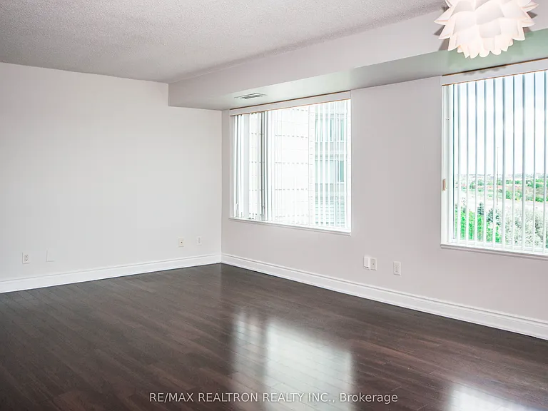 253 S Park Rd #702 — Photo 11