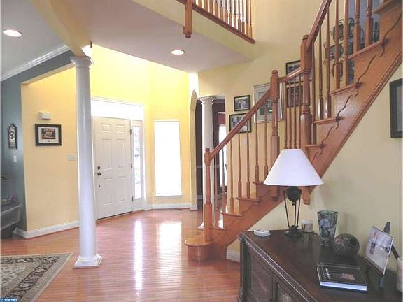 4th image of 9 Blue Spruce Dr