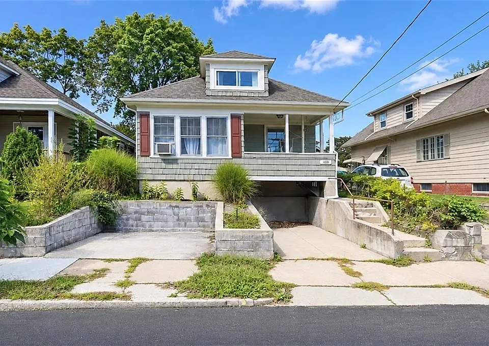 183 Narragansett St