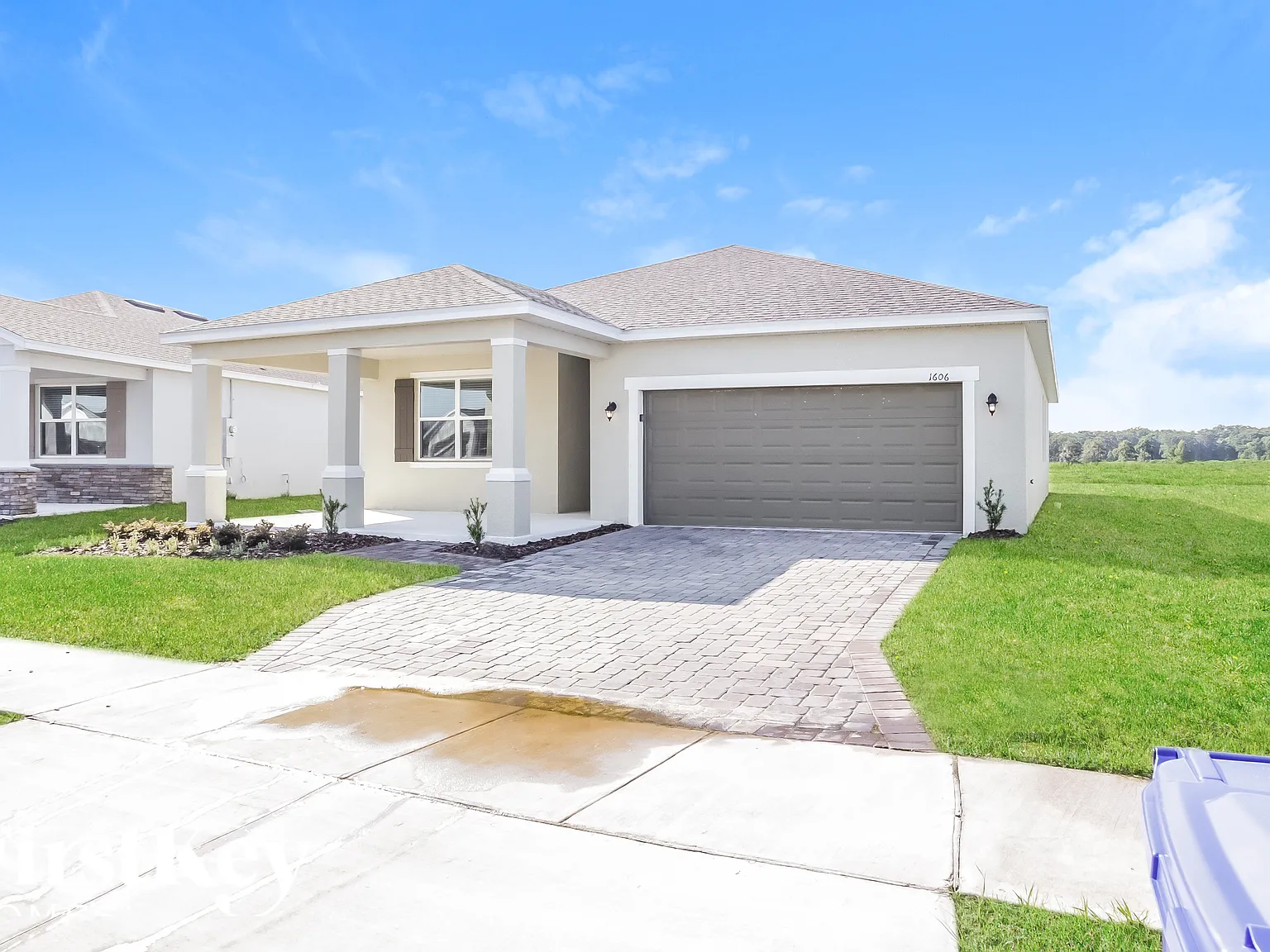 4 bed, 2.0 bath, 2001 sqft, $2,845 — Photo 2