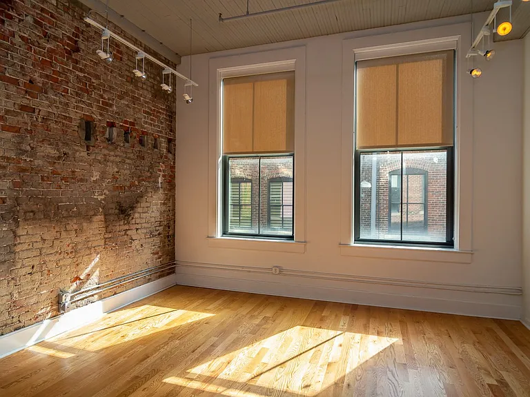 1213 Harney St — Photo 31