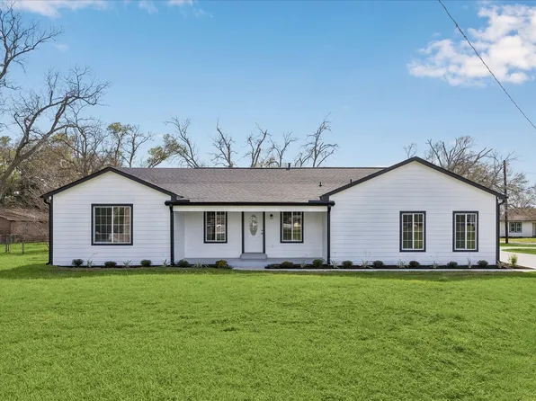 1337 S Circle St, Sealy, TX 77474