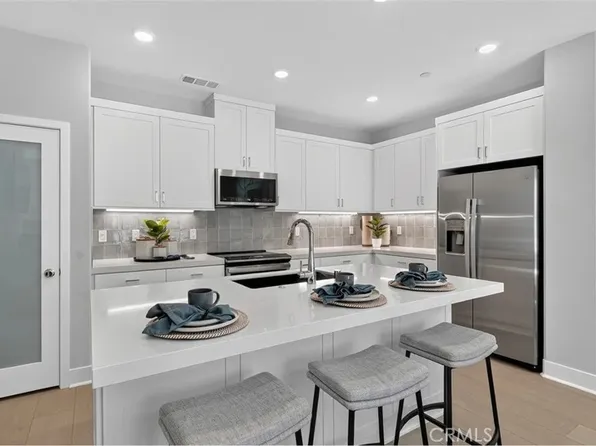 500 Park Dr Unit 18, Carson, CA 90745