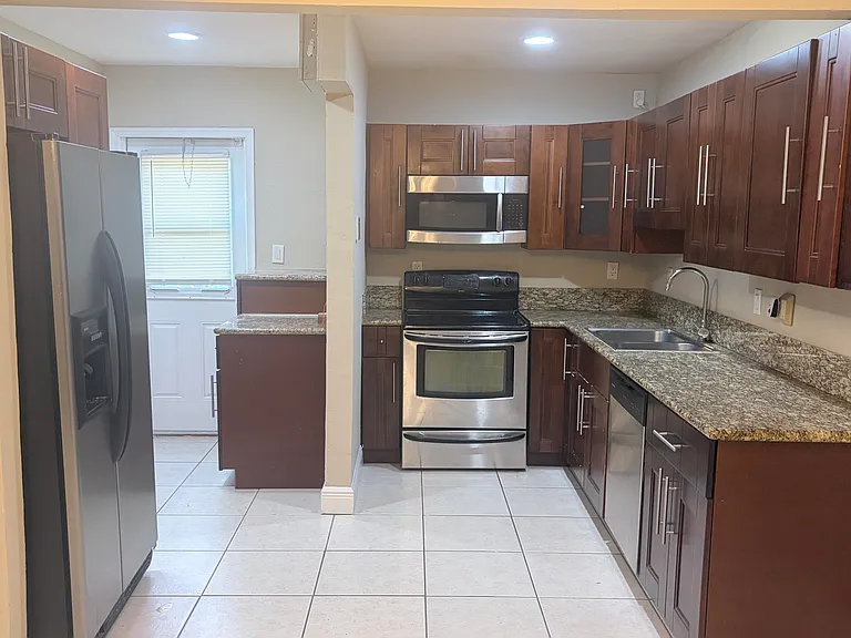 7302 Westwood Dr — Photo 4