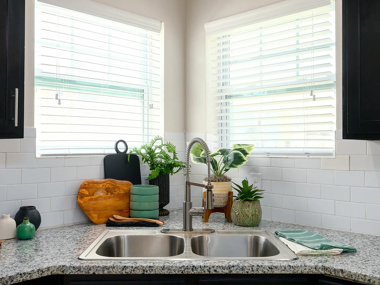 Seaglass Apartments & Townhomes — Photo 2