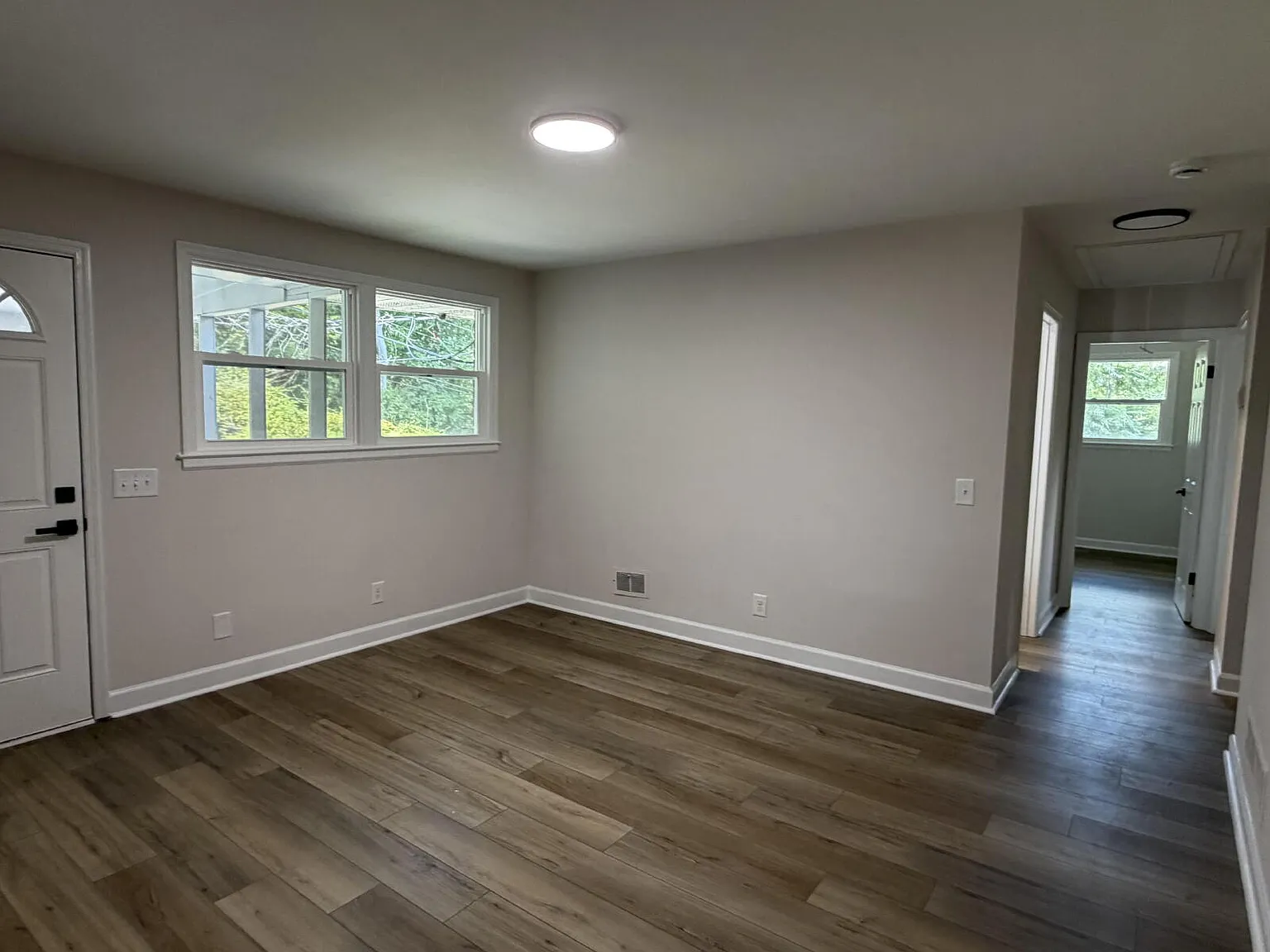 3 bed, 2.0 bath, 1500 sqft, $1,800 — Photo 4