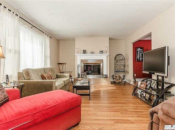 4th image of 21 Groton Dr
