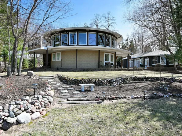 1117 E Lake Dr, Shell Lake, WI 54871