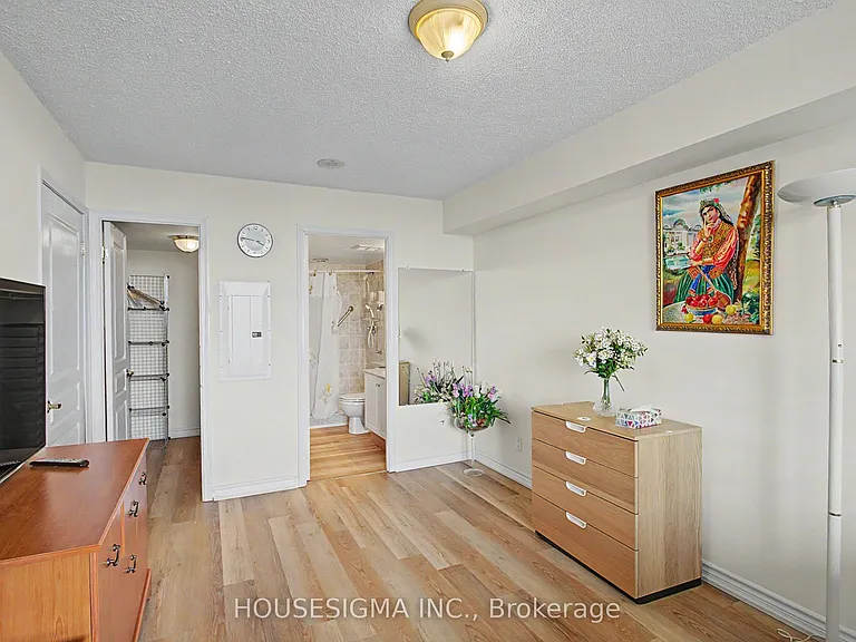 9 Northern Heights Dr #711 — Photo 16