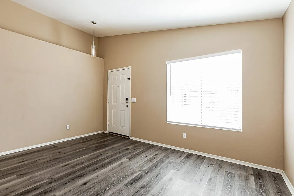 3 bed, 2.0 bath, 1518 sqft, $2,155 — Photo 4