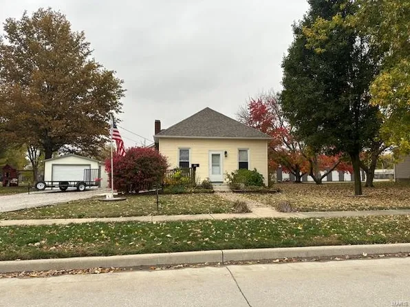 318 W Tyler Ave, Litchfield, IL 62056