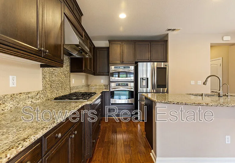 2512 Piccadilly Cir — Photo 15