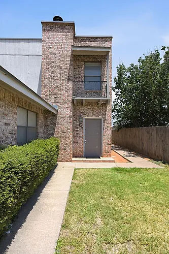 422 W Pecan Ave #C Photo 1