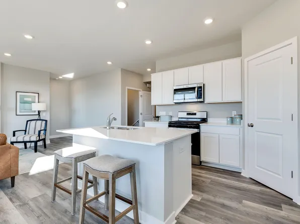 2023 Rainier Dr, Shakopee, MN 55379