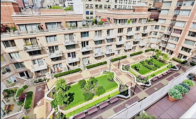 Rented by Level Group | media 9