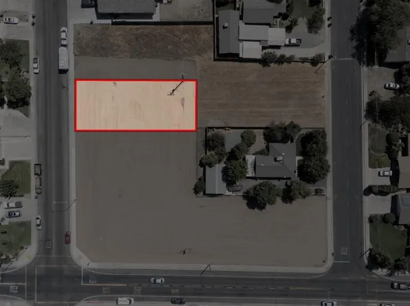 815 N Hayes Ave, Dinuba, CA 93618