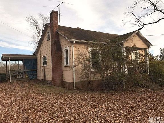4th image of 2875 12th Ave SE