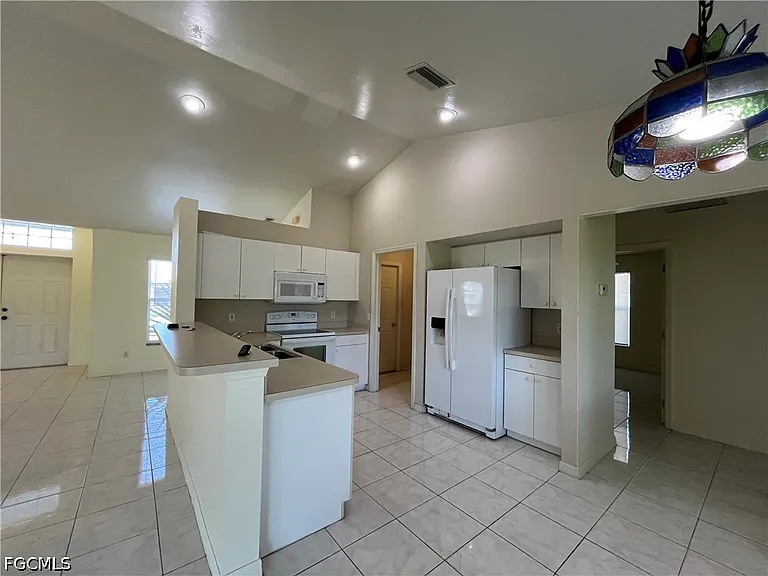 1721 SW 16th Ter — Photo 8