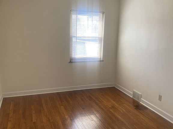 4th image of 1811 E Long St #C
