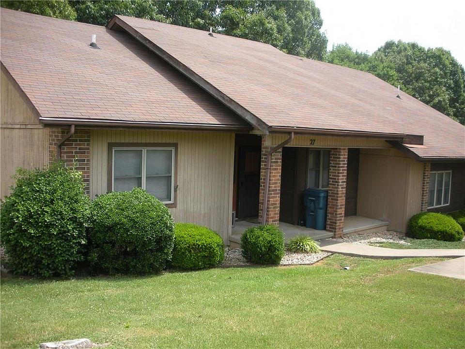 1st image of 27 Walter Dr