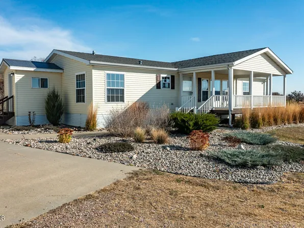 8026 6th Ave SW, Linton, ND 58552