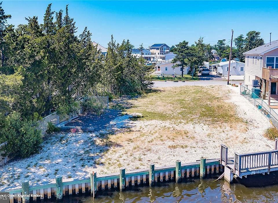 1st image of 45 Lake Huron Dr