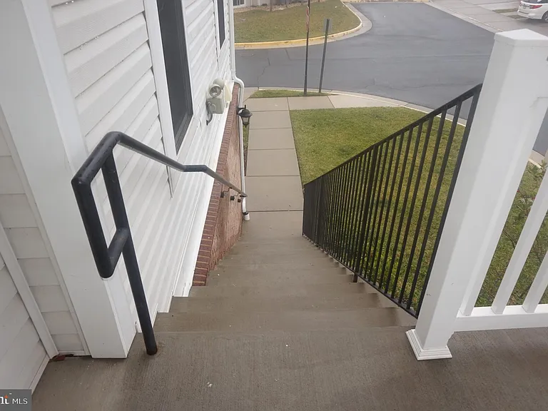 42281 Canary Grass Sq — Photo 17