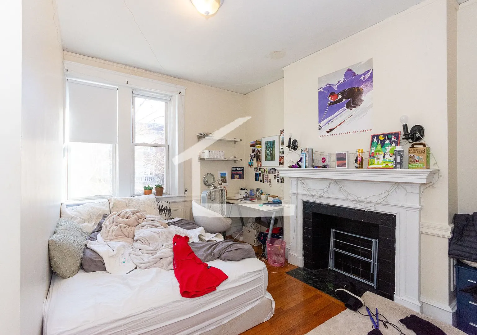 Huge 6 bed unit located near BU for the upcoming school year! — Photo 2