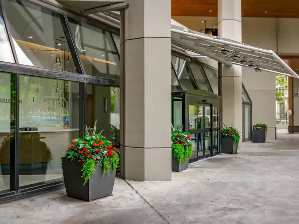 345 W Fullerton Pkwy APT 1303, Chicago, IL 60614